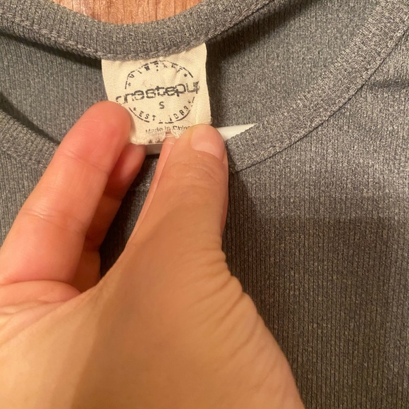 One Step Up crop top - Picture 7 of 10